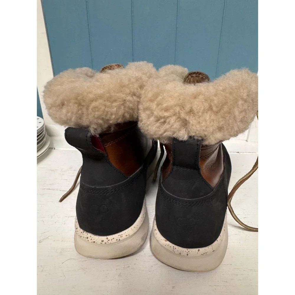 UGG Miwo Duck Boot Mens 9 Black Chestnut Leather Sheepskin Waterproof Boots
